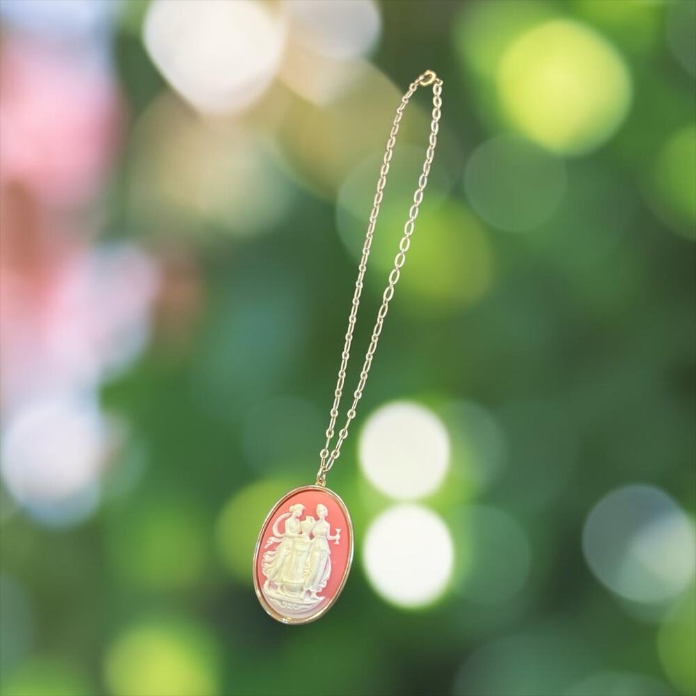 Romantic Pink Cameo Necklace Classical Ladies Gold Tone Vintage 14”